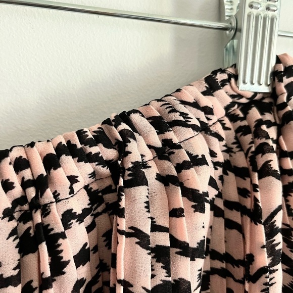 Parker Strapless Pink Leopard Print Pleated Summer Beachy Mini dress - Picture 5 of 10